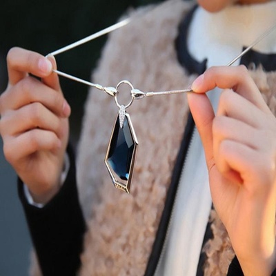 这样穿立瘦10斤！穿衣显瘦法则与巧用小饰物，胖mm的逆袭指南